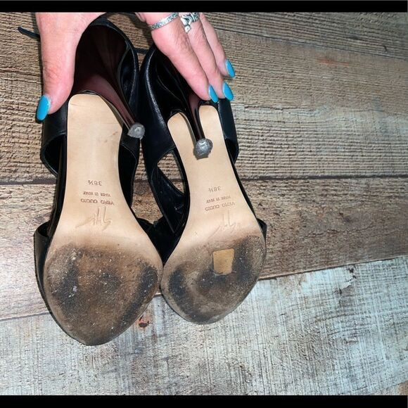 Giuseppe Zanotti
Black Leather Crisscross Ankle Size 38.5 Boots/Booties - Picture 10 of 16